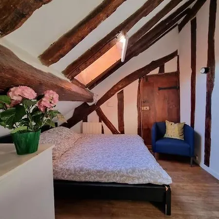 Charming Loft In Historical Center Of